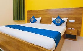 Hotel Vrindavan - The Premium Krishivaa - Near Prem Mandir - Chaar Dhaam -